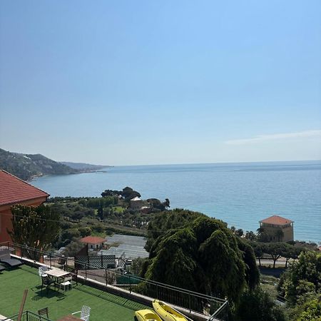 ヴェンティミーリアIl Giardino Del Mareアパートメント エクステリア 写真